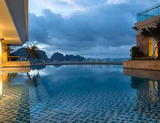 Wyndham Legend Halong Hotel - hotel room