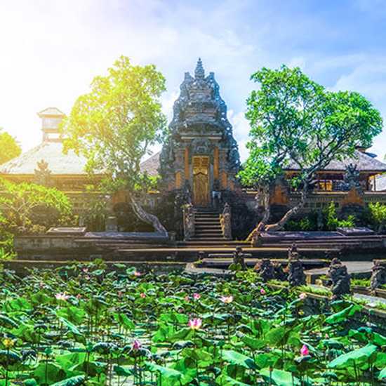 Ubud, popular town in Bali - World Holiday Vibes