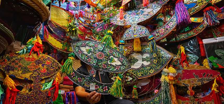 Kuala Lumpur's Culture & Traditions - World Holiday Vibes