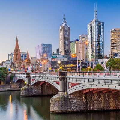Melbourne: Australia's Vibrant Metropolis🌆🏞️ hero image